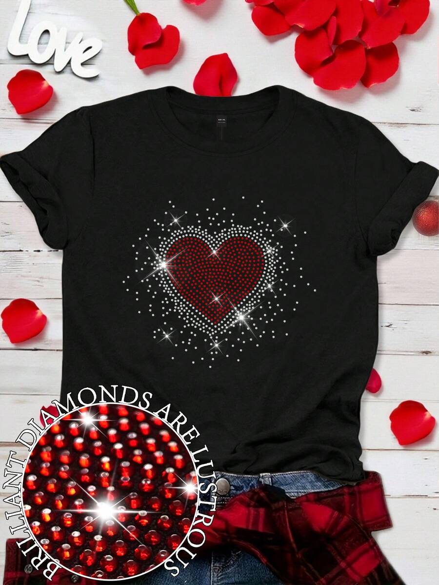 SHEIN CURVE+ Áo thun ngắn tay cổ tròn đính đá hình trái tim dành cho nữ cỡ lớn, thích hợp cho ngày Valentine. - màu đen - Xem 1