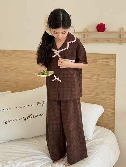 DAZY Tween Girl Frill Trim Plaid Bow Decor Short Sleeve Top And Pants Pajama Set