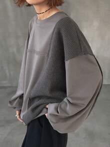 FRIFUL Damen lässiges, locker geschnittenes T-Shirt mit Rundhalsausschnitt , Drop-Shoulder, langärmlig, vielseitig einsetzbar - Grau - Übersicht 4