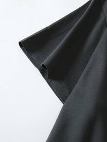 SHEIN CURVE+ Áo thun cổ tròn tay ngắn cỡ lớn in chữ "Cô gái đầu lâu uống cà phê" - Xám - Xem 4