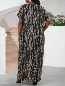 SHEIN Lady Vestido largo holgado de mujer con cuello en V, mangas cortas tipo murciélago y estampado total - Multicolor - Ver 2