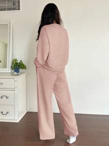 Bộ đồ ngủ nữ gồm 2 món, in chữ, dáng rộng, thích hợp cho mùa Thu/Đông. - Hồng - Xem 2