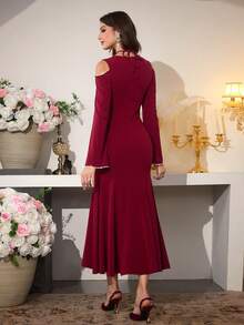 Modelyn Đầm chữ A cổ tròn, trễ vai, phối ruy băng, thắt chéo, tay loe, eo thon dành cho nữ - Màu Đỏ Sâu - Xem 4