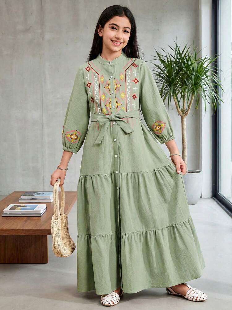 SHEIN Tween Girl Woven Solid Collar Floral Casual Dress Cotton Dresses For Girls Embroidered Girls Dress Matching Sister Dresses Light Green Muslim Kids Dress Sage Girl Dress - Green - View 6