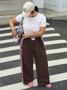 Muchica Plus Size Women Chocolate Brown Letter Printed Side Stripe Wide Leg Pants Date, Commute, Party,Fall /Autumn/Winter/Summer,Christmas,New Year,Thanksgiving,Party,Wedding,Beach,Graduati,Chic,Elegant,Casual,Going Out,Date,Appointment,Commute,Shining,Valentine's Day,Elegant ,Vacation,Casual,Y2k,Sexy - Chocolate Brown - View 4