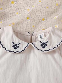 SHEIN Vintaside Kids Bộ váy yếm denim và áo sơ mi ngắn tay cho bé gái, màu đào, tay phồng, thêu hoa, họa tiết sóng nhẹ, dáng chữ A rộng rãi, cổ áo Peter Pan. - Nhiều màu - Xem 9
