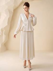 Modelyn Bộ áo blazer nữ màu mơ đính ngọc trai và chân váy xếp ly cạp chun, thiết kế thanh lịch cho các buổi hẹn hò và tiệc tùng. - Màu be - Xem 6
