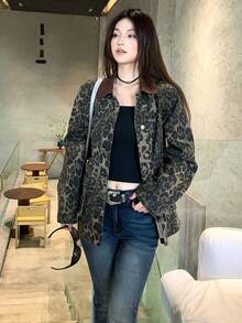 DAZY Blusa vaquera de manga larga con estampado de leopardo de color contrastante para mujer - Café integral - Ver 7