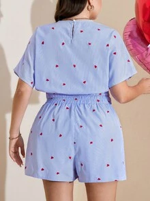 Comfylo Bộ đồ đôi cỡ lớn dành cho kỳ nghỉ hè, áo sơ mi và quần short kẻ sọc dáng cánh dơi, thích hợp cho ngày lễ tình nhân. Bộ đồ nữ in hình trái tim, bộ đồ kẻ sọc, bộ đồ hai mảnh, bộ đồ in hình trái tim, bộ đồ hai mảnh cho nữ, bộ đồ ngắn kẻ sọc in hình trái tim, bộ đồ ngắn màu xanh dương, bộ đồ mặc nhà hai mảnh, bộ đồ ngắn hai mảnh cho nữ, bộ đồ phối hợp cho mùa hè. - Xanh và trắng - Xem 4