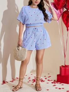 Comfylo Bộ đồ đôi cỡ lớn dành cho kỳ nghỉ hè, áo sơ mi và quần short kẻ sọc dáng cánh dơi, thích hợp cho ngày lễ tình nhân. Bộ đồ nữ in hình trái tim, bộ đồ kẻ sọc, bộ đồ hai mảnh, bộ đồ in hình trái tim, bộ đồ hai mảnh cho nữ, bộ đồ ngắn kẻ sọc in hình trái tim, bộ đồ ngắn màu xanh dương, bộ đồ mặc nhà hai mảnh, bộ đồ ngắn hai mảnh cho nữ, bộ đồ phối hợp cho mùa hè. - Xanh và trắng - Xem 7