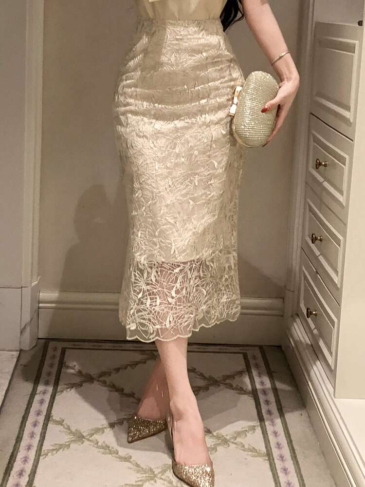 Women's Regular Waist Lace Fabric Long Straight Elegant Skirt