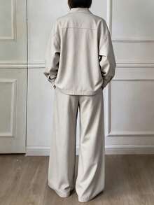 Livesso 女士休闲商务套装，宽松长袖衬衫配大口袋，直筒休闲裤或牛仔裤，两件套，适合秋冬季节穿着。