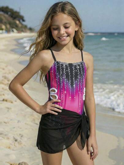 SHEIN 少女蓝白度假风紫红色花卉侧边蝴蝶结装饰休闲连体泳衣带罩裙