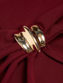 Sweetra Plus Size Women Metal Decor Asymmetric Hem Fashion Skorts - Burgundy - View 3