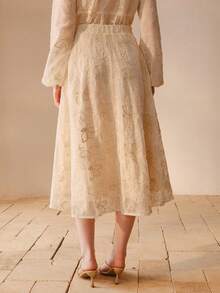 MOTF PREMIUM Chân váy cạp cao thời trang & thanh lịch với thắt lưng đính hạt và họa tiết bướm thêu. - Màu be - Xem 7