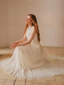 MOTF PREMIUM 女士纯色蕾丝腰部A字连衣裙，带撞色拼接 - 杏色 - 查看 6