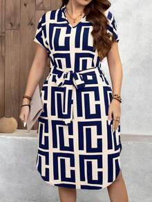 SHEIN LUNE 大码度假休闲礼物几何印花缺口领蝙蝠袖连衣裙波西米亚女装太阳裙 - 藍白色 - 查看 3