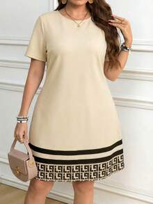 SHEIN LUNE 大码夏季休闲几何印花短袖连衣裙 - 杏色 - 查看 5