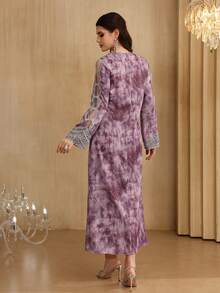 Al Najma 女士紫色扎染印花连衣裙，饰有刺绣、珠饰蕾丝边，宽松腰身设计，优雅显瘦 - 紫色 - 查看 3