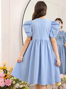 SHEIN Vestido midi elegante para pré-adolescente com gola redonda, mangas bufantes e estampa floral. - Azul - Ver 3
