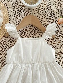 SHEIN Đầm trắng tay ngắn dễ thương cho bé gái, thích hợp mặc đi nghỉ mát. - Nhiều màu - Xem 6