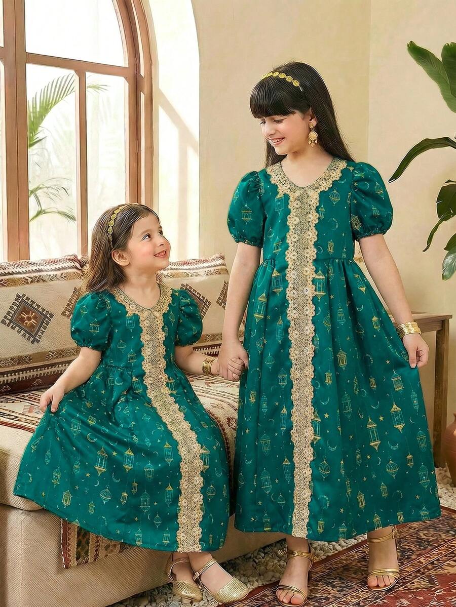 SHEIN 1 pieza Vestido maxi elegante de estilo vintage del Medio Oriente para fiesta y cumpleaños, con estampado de estrellas y lunas sobre base verde, con adornos florales dorados y mangas abultadas, corte holgado y línea A para niñas - Verde Oscuro - Ver 1