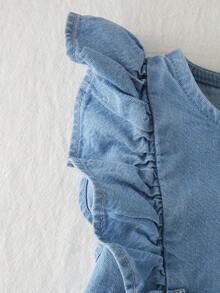 SHEIN Playful Pals 女婴浅蓝色水洗牛仔休闲宽松连衣裙，荷叶边下摆和腰带设计，采用柔软的棉质牛仔面料，时尚百搭，适合春夏穿着，简约时尚，日常穿搭、外出、聚会皆宜，秋季新品上市。 - 淺色水洗藍 - 查看 7