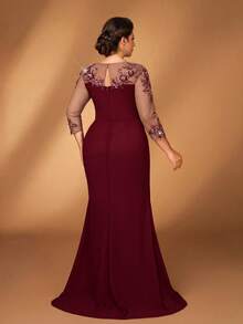 Serin Robe élégante pour femmes grandes tailles en tissu mousseline gris-rose. Col rond, manches longues transparentes, volants, appliques de sequins. Ourlet sirène. Convient pour mère de la mariée/marié, événements formels, soirées - Rouge foncé - Voir 2