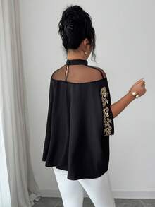 Elenzga 女士黑色纯色拼接网纱袖口金属花卉饰边设计高领优雅宽松衬衫，适合教师、校园风格，也是情人节、劳动节、复活节、旅行和假日等场合的时尚单品，春夏新款必备时尚单品，独特设计，百搭上衣 - 黑色 - 查看 2