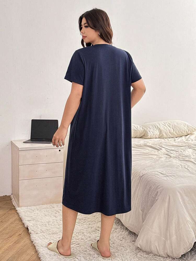 Dazy Plus Plain Color Casual Letter Print Pattern Round Neck Straight Fit T-Shirt Nightgown