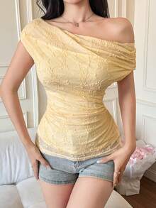 DAZY 女士休闲蕾丝短袖T恤，纯色设计，适合春季、夏季和情人节穿着。 - 黃色 - 查看 1