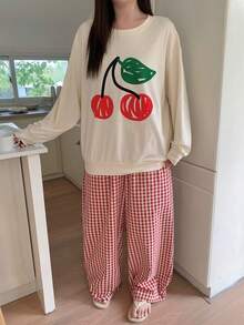 Dazy Plus Conjunto de pijama con parte superior de cuello redondo holgada con estampado de cerezas y pantalones largos a cuadros, ropa de dormir linda - Albaricoque - Ver 5