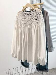 Elenzga 女士加大码蕾丝拼接纯色圆领长袖优雅舒适上衣 - 白色 - 查看 2