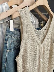 Franclia 新款夏季法式休闲针织背心，单排扣设计，镂空针织纹理，柔软舒适，通勤/工作叠穿款式，精致V领，柔和米色无袖针织开衫 - 卡其色 - 查看 3