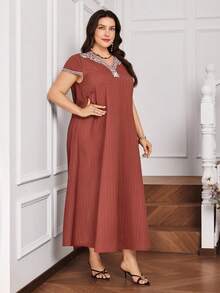 Al Najma Plus Size Solid Color Short Sleeve Embroidered Textured Fabric Casual Turkish Maxi Dress, Arabic Traditional Style - Rust Brown - View 5