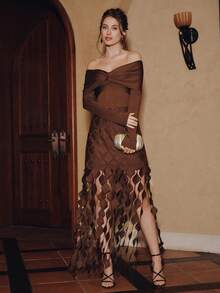 Anewsta Đầm dài tay ôm dáng màu nâu mocha thanh lịch dành cho nữ mùa xuân, thiết kế lệch vai, xoắn phía trước, viền gấu áo phối họa tiết hình thoi rỗng. Chất liệu vải dệt họa tiết. - Cà phê - Xem 4