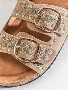 Solezae #BloomCraft 女士花卉缝线双扣舒适鞋垫凸点灰褐色软木拖鞋 – 柔软、时尚、日常穿着舒适 - 米色 - 查看 5