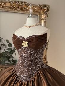Đầm dạ hội ngắn maxi sang trọng, màu nâu nhạt, chất liệu satin thêu sequin, phối nhiều mảnh vải, trang trí hoa kim loại thủ công, kiểu corset, 2 trong 1 dành cho nữ. - Cà phê nâu - Xem 6