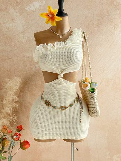 Soleia Damklänning i aprikosfärgat texturerat tyg med en axel, utskuren midja, metallspänne, dekor, avslappnad semester, strand, bodycon miniklänning, lämplig för fest, dejt, avslappnad romantisk strand, sommaroutfit, strandsemester