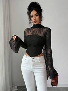 Elenzga Blusa feminina nova, em cor sólida, com detalhes em renda, sem alças, mangas longas e amplas com punhos franzidos, detalhe frontal em espinha de peixe, amarração longa no pescoço, ideal para festas, Halloween, Natal, eventos de fim de ano, encontros e Dia dos Namorados. - Preto - Ver 6