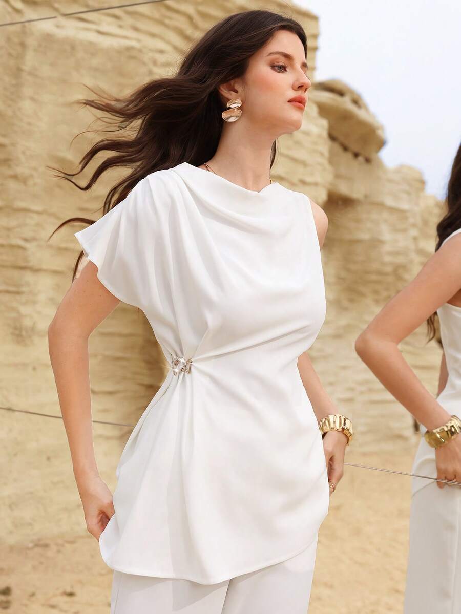 Modelyn 不对称荷叶边袖口水钻纽扣白衬衫 - 白色 - 查看 1