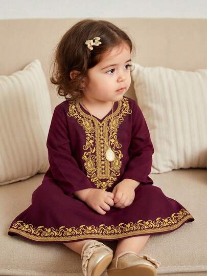 SHEIN Baby Girls' Casual Minimalist Long Sleeve Dress With Traditional Golden Floral Embroidery Print, Classic-Elegant Vintage Abaya Dress, Modest Long Sleeve Dress, Comfortable And Easy To Wear, Casual Everyday Style, Resort-Inspired Modest Kaftan