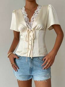 Aloruh 女士优雅V领蕾丝拼接系带短袖缎面衬衫，优雅女士衬衫，春季女装，女士外出上衣 - 杏色 - 查看 4