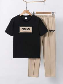 SHEIN 2件套儿童/青少年男童休闲日常百搭舒适字母印花圆领短袖纯色宽松针织短裤套装，适合上学、居家、日常穿着、运动，简约风格，春夏款。 - 卡其色 - 查看 9