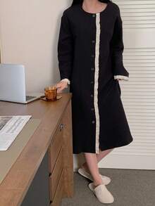 DAZY 撞色荷叶边拼接宽松纹理面料女士睡袍 - 黑色 - 查看 7