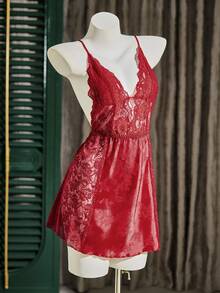 SilkySpell 1件女士性感深V蕾丝拼接吊带裙，红色提花缎面露背迷你裙，高端，适合婚礼、所有季节 - 酒紅色 - 查看 2