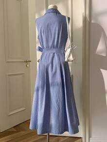 Muvela Đầm nữ không tay, cổ bẻ phía trước, thắt eo, chất liệu 100% cotton, họa tiết kẻ caro xanh dương, kiểu dáng retro sinh viên, thích hợp mặc đi làm và mặc thường ngày. - Màu xanh lam - Xem 5