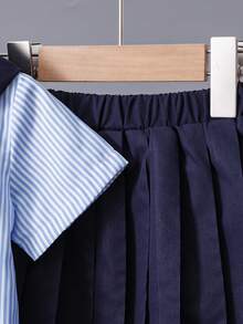 SHEIN Playful Pals 3件套幼儿女童刺绣小马条纹衬衫，搭配藏蓝色百搭舒适披肩和同色系百褶裙，打造时尚休闲街头风夏季穿搭，女童夏季套装，女童套装，幼儿女童校服裙装套装，女童夏季服装 - 藍色 - 查看 7