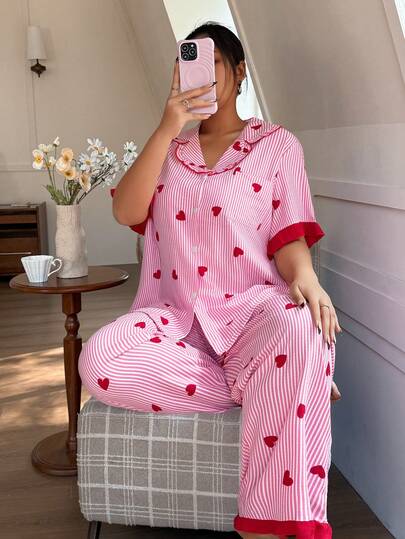 SHEIN Napfluff CURVE 大码女式泡泡纹理条纹爱心印花荷叶领开襟睡衣套装