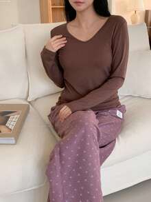 DAZY Conjunto de pijama feminino de cor sólida, composto por camiseta de manga comprida com decote em V e calça comprida com estampa total, ideal para o outono. - Roxa - Ver 5